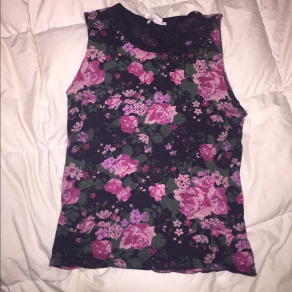 Forever 21 Tops - Sleeveless Floral shirt