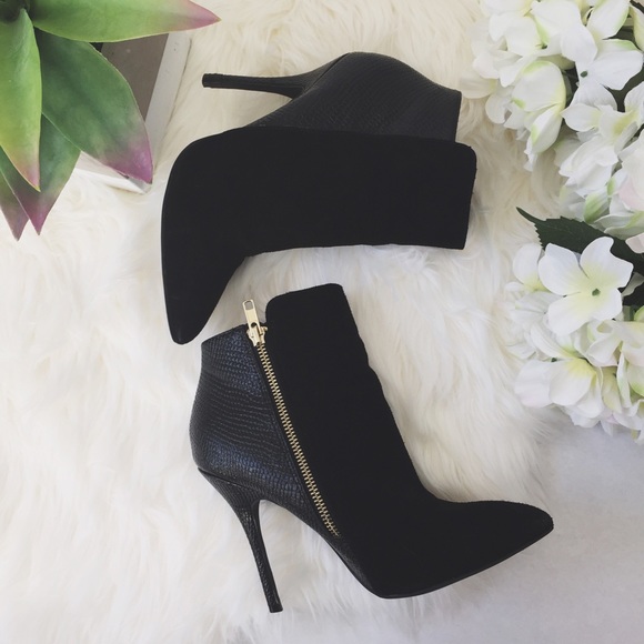 Steve Madden Shoes - Steve Madden // Suede Booties >>READ<<