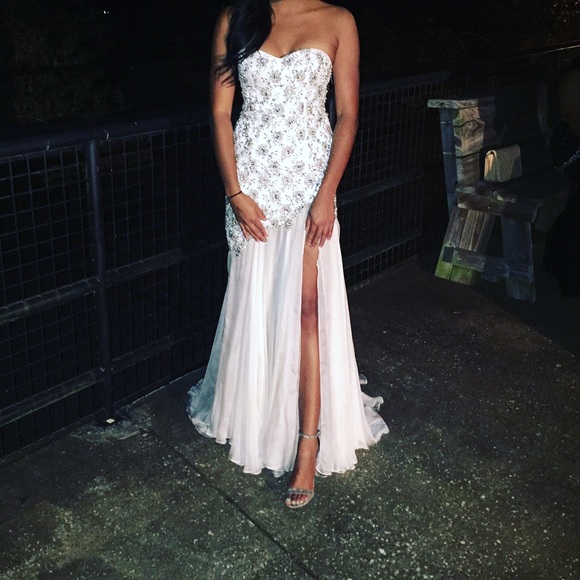 Prima Donna Pageant Gown - Picture 2 of 3