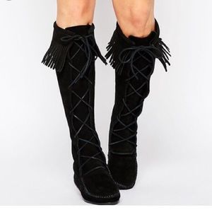 Minnetonka Moccasins Lace Up Fringe Boots