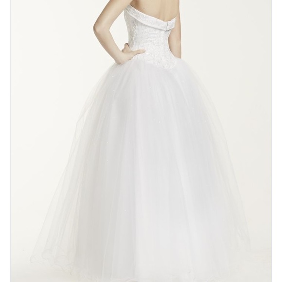 Wedding dress - Picture 1 of 4