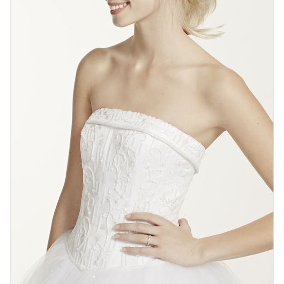 Wedding dress - Picture 2 of 4