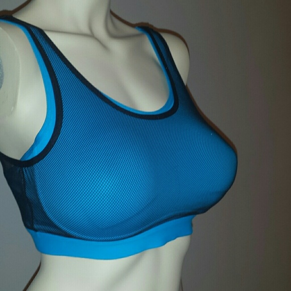 LAST ONE Reebok Padded Strappy Sports Bra - Picture 2 of 3