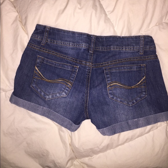 Blue jean shorts - Picture 2 of 2