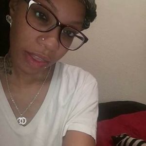 Meet your Posher, Monique