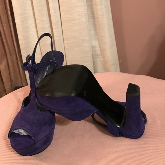 Designer Shoes - Picture 2 of 4