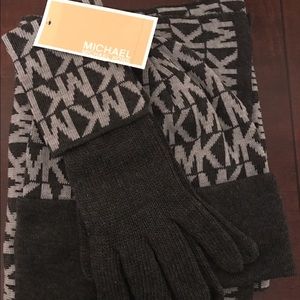 Michael Kors Set!!