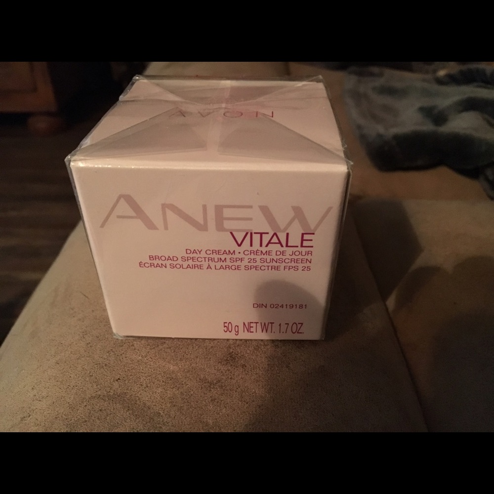Brand new Avon Vitale