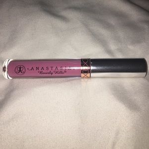 Anastasia Beverly Hills Liquid lipstick Soft Lilac