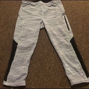 Lululemon crop workout pants