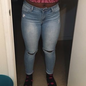 Distressed skinny jeans