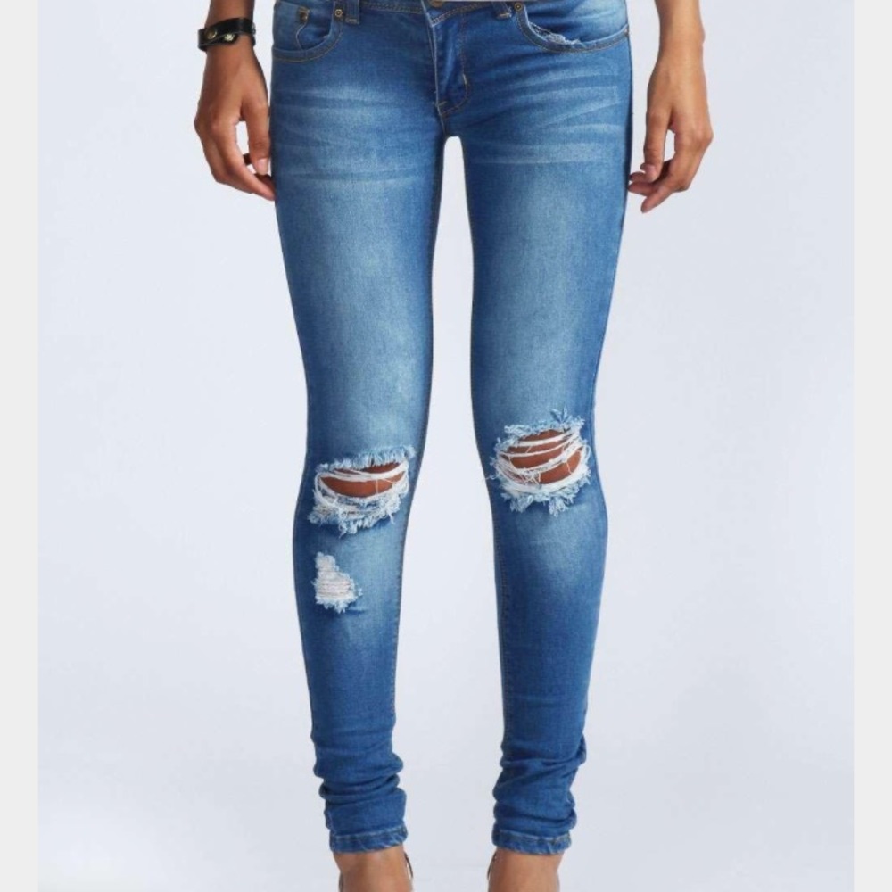 Petite Loren Distressed RIP knee skinny jean