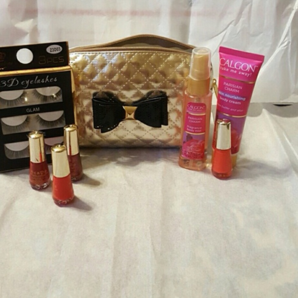 Cosmetic bag bundle
