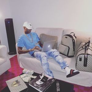 Meet your Posher, Domino