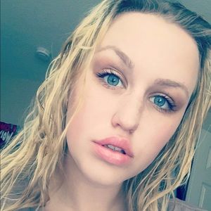 Meet your Posher, Charlee