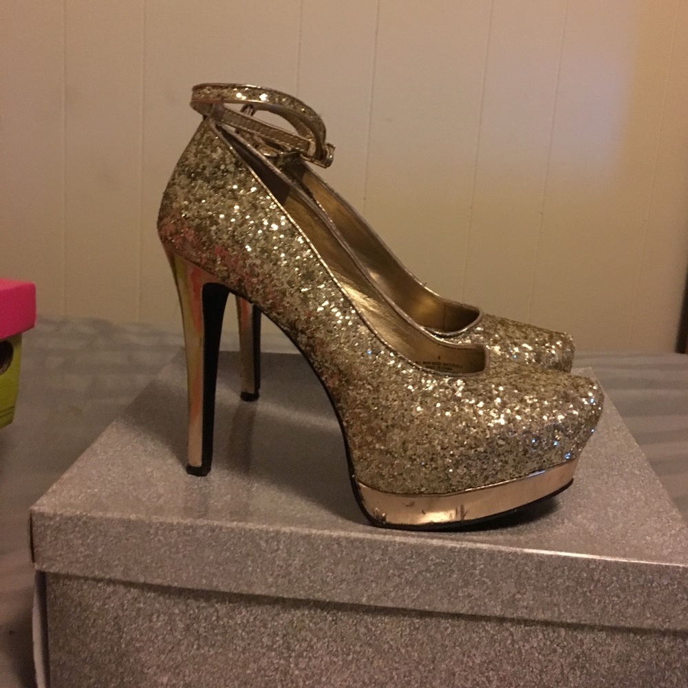 Gold Glitter Pumps