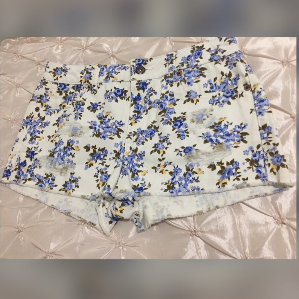 Floral Shorts 🌻