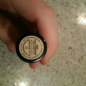 Anastasia Beverly Hills stick foundation IVORY