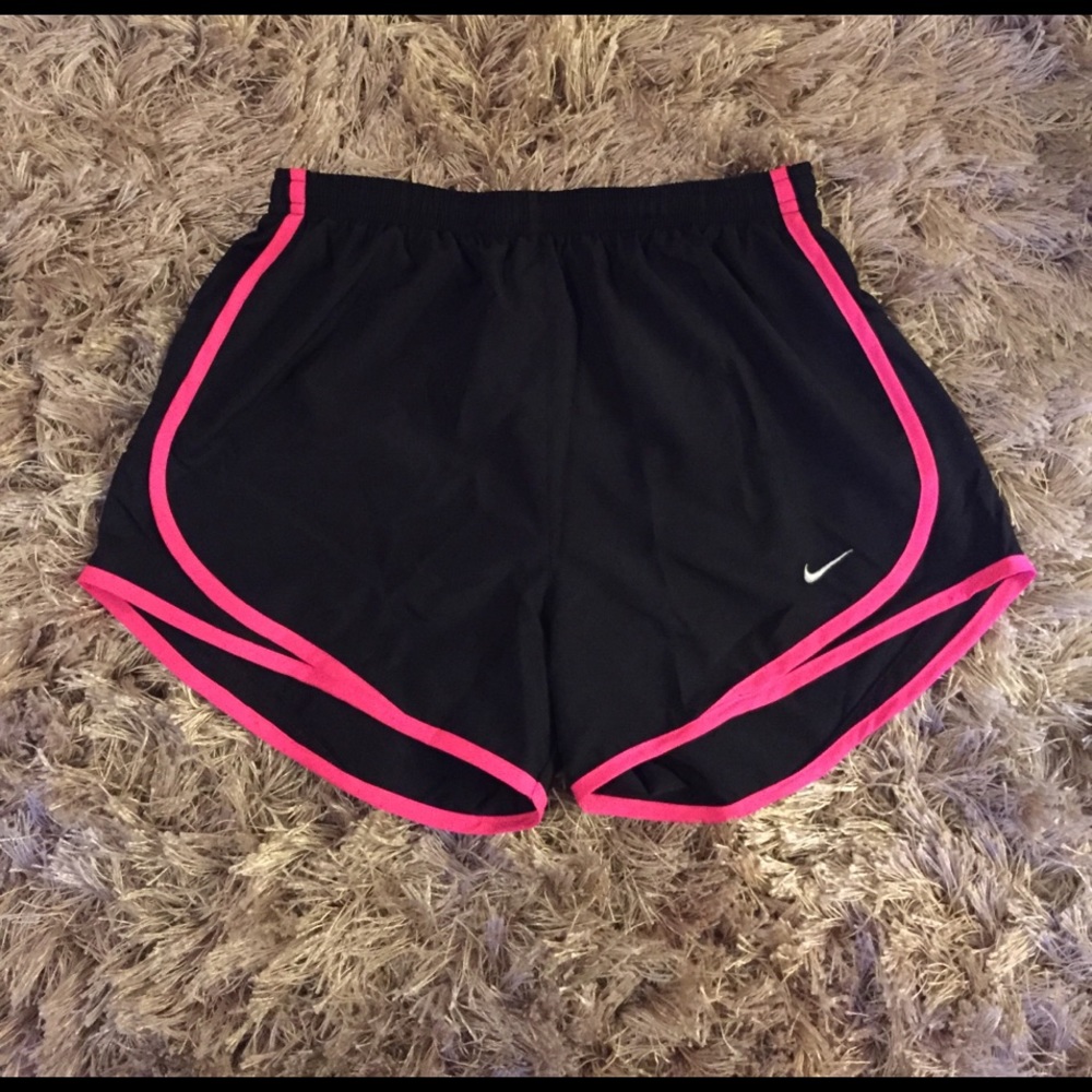 NWT NIKE TEMPO SHORTS