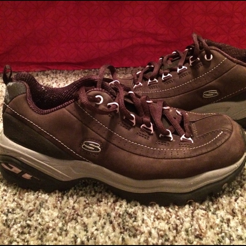 sketchers sport tennis shoes