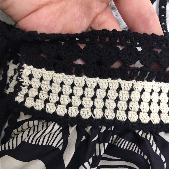 BCBG Max Azria Boho chic crochet detail light weight silk tank - Picture 4 of 6