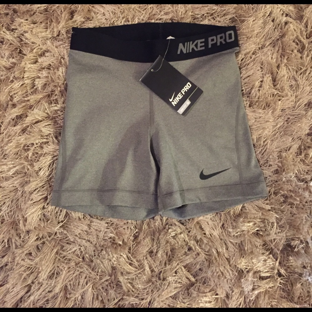 NWT NIKE PRO 5 ❗️offer me ❗️
