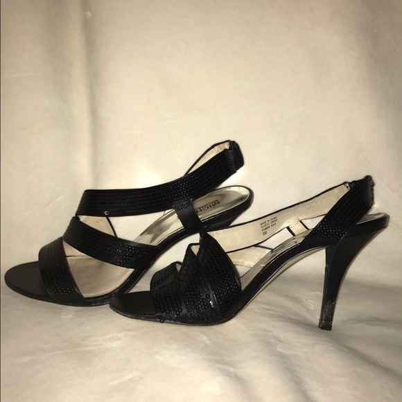 Black wrap around heels - Picture 2 of 2