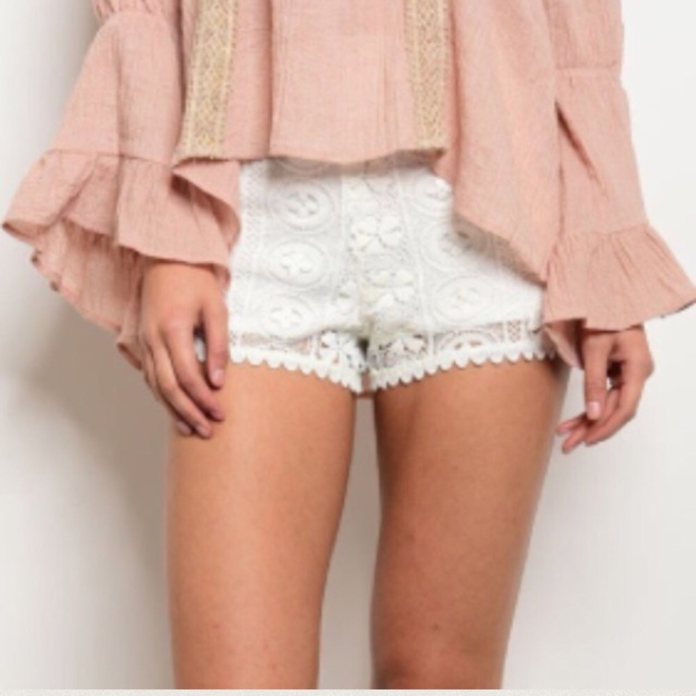 NWT boho crochet shorts. Super comfortable