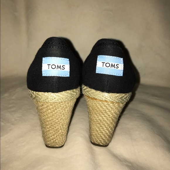 TOMS wedges - Picture 2 of 3