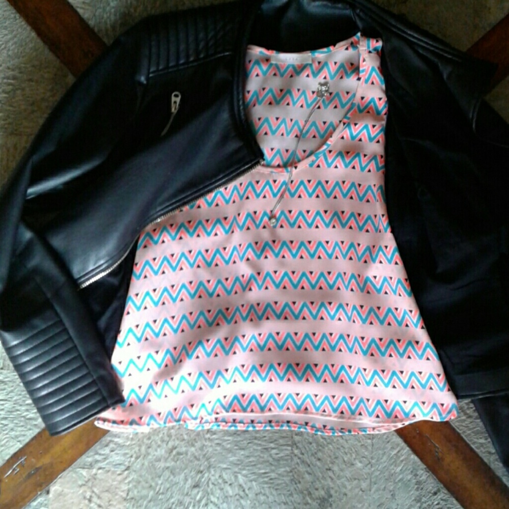 LUSH brand- NWOT Flowy Printed Sleeveless Blouse