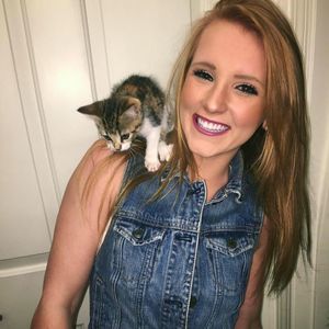 Meet your Posher, Caitlin