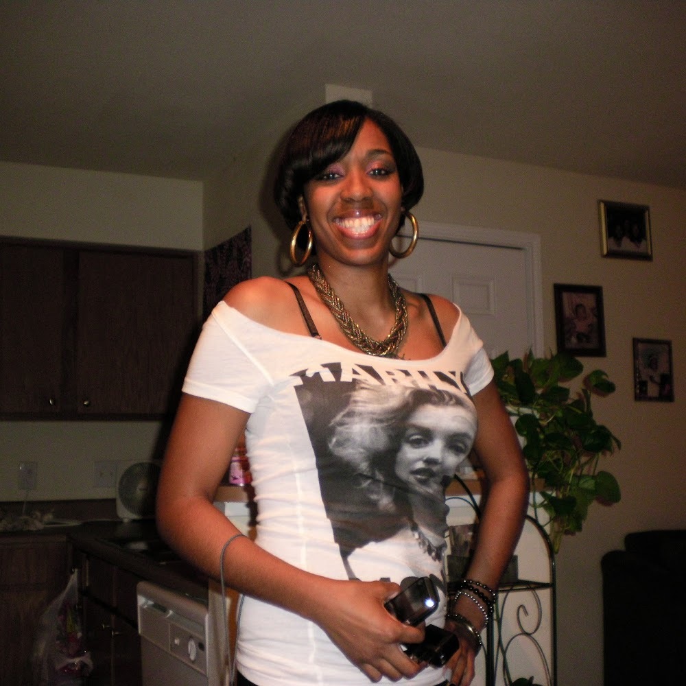 Meet your Posher, Monica