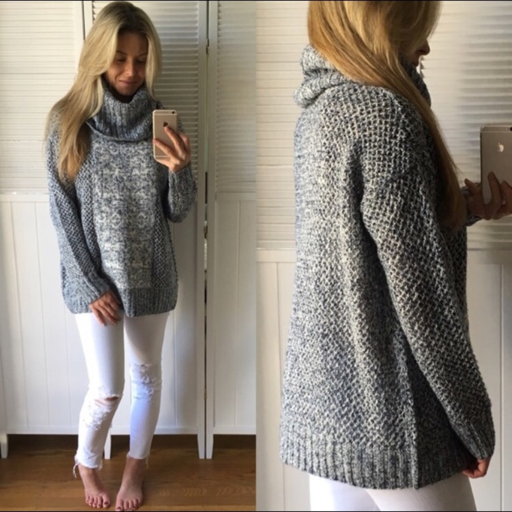 ⚡️FLASH SALE⚡️NWOT Loose Knit Chunky Turtleneck