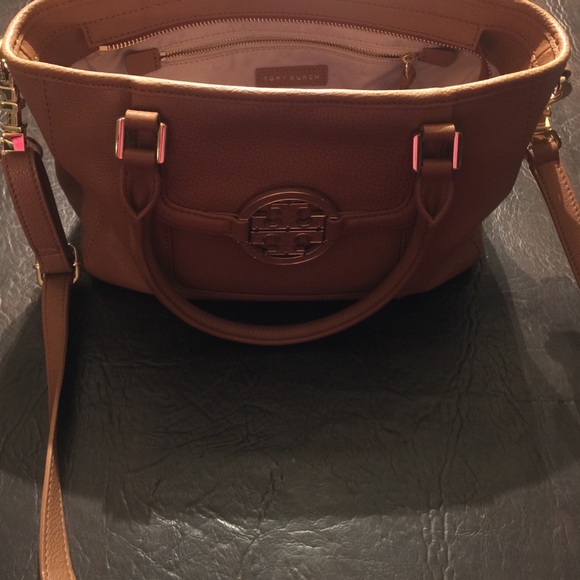 Tory Burch Handbags - Tory burch Amanda mini satchel cross body