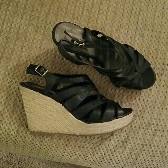 Shoes - Picture 2 of 3