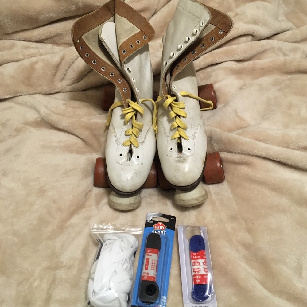 White vintage leather roller skates 7.5/8