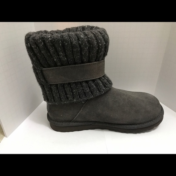 Gray UGG Australia. Brand new - 100% authentic - Picture 3 of 4