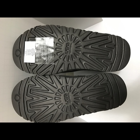 Gray UGG Australia. Brand new - 100% authentic - Picture 4 of 4