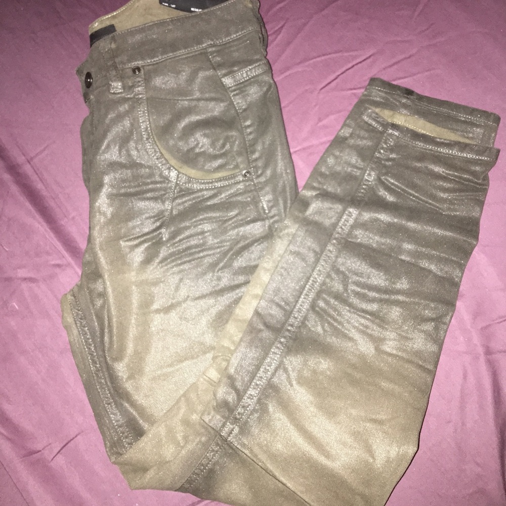 🚨FLASHSALE🚨Brand New Diesel Black Gold Wax Jeans