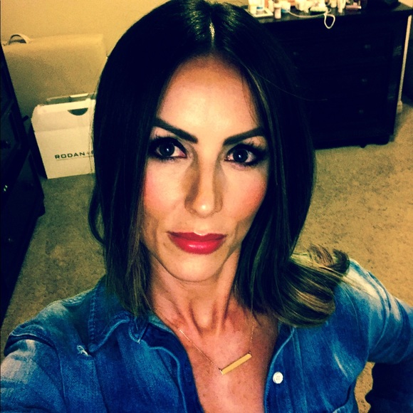 Meet your Posher, Halie - Picture 4 of 5