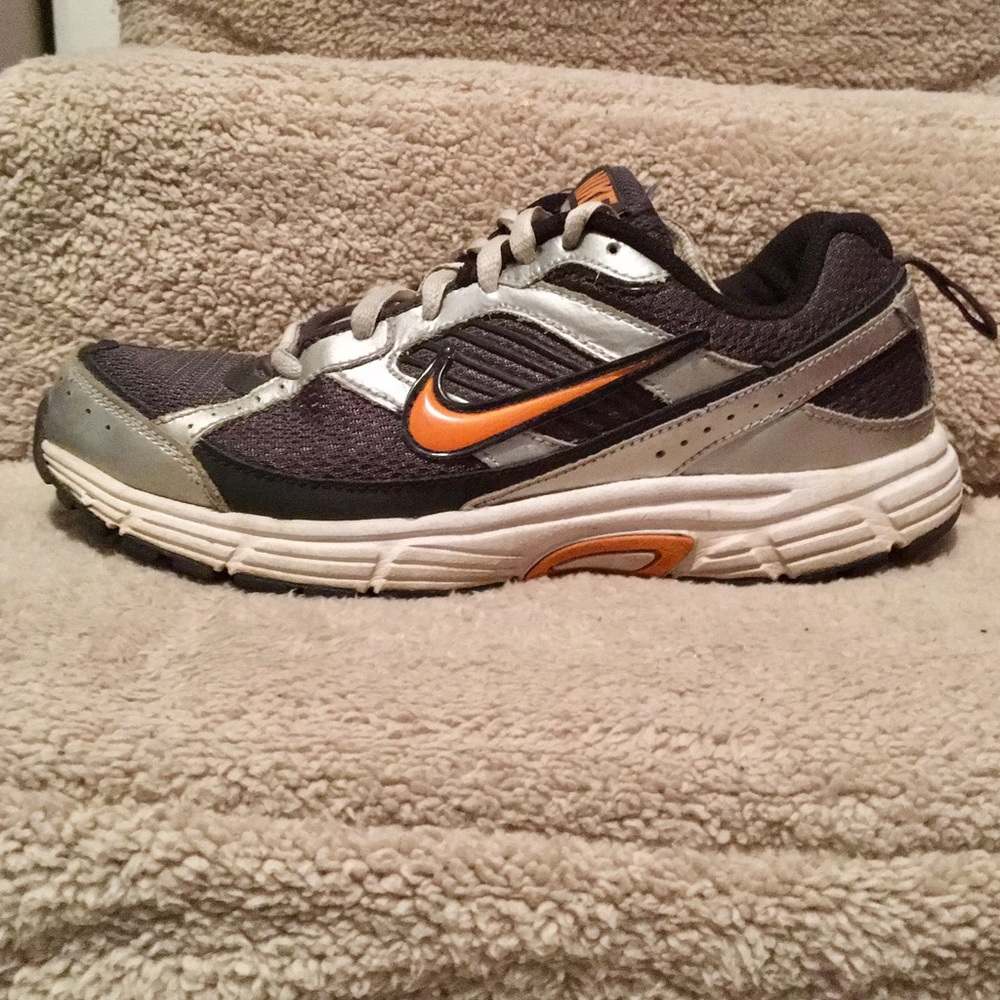 🍊GIRL'S NIKE SNEAKERS🍊