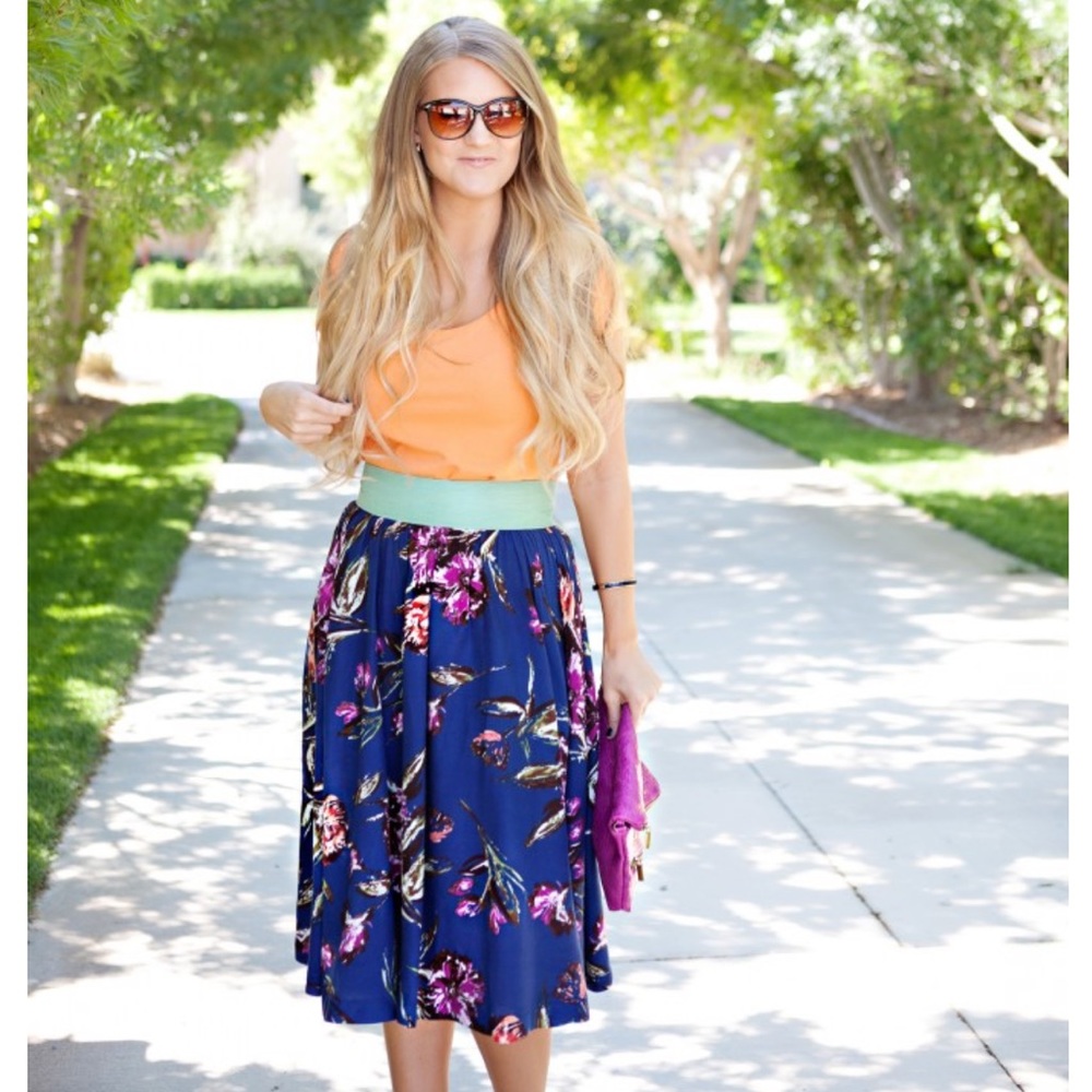 Gorgeous floral Midi skirt