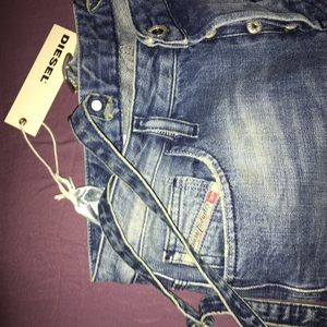 🚨FLASH SALE🚨Diesel Jeans w/ removable suspenders
