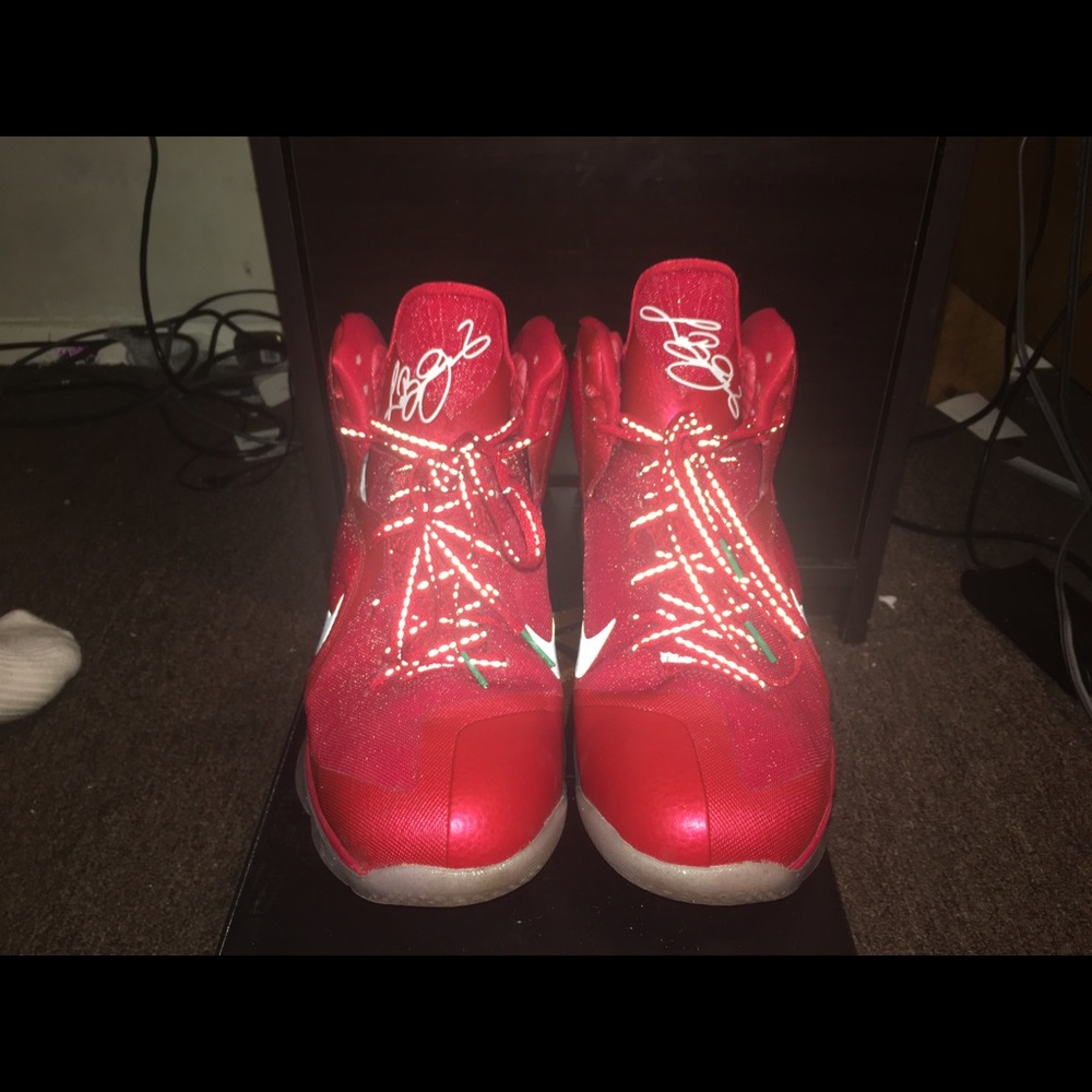 LeBron 9 "Christmas"