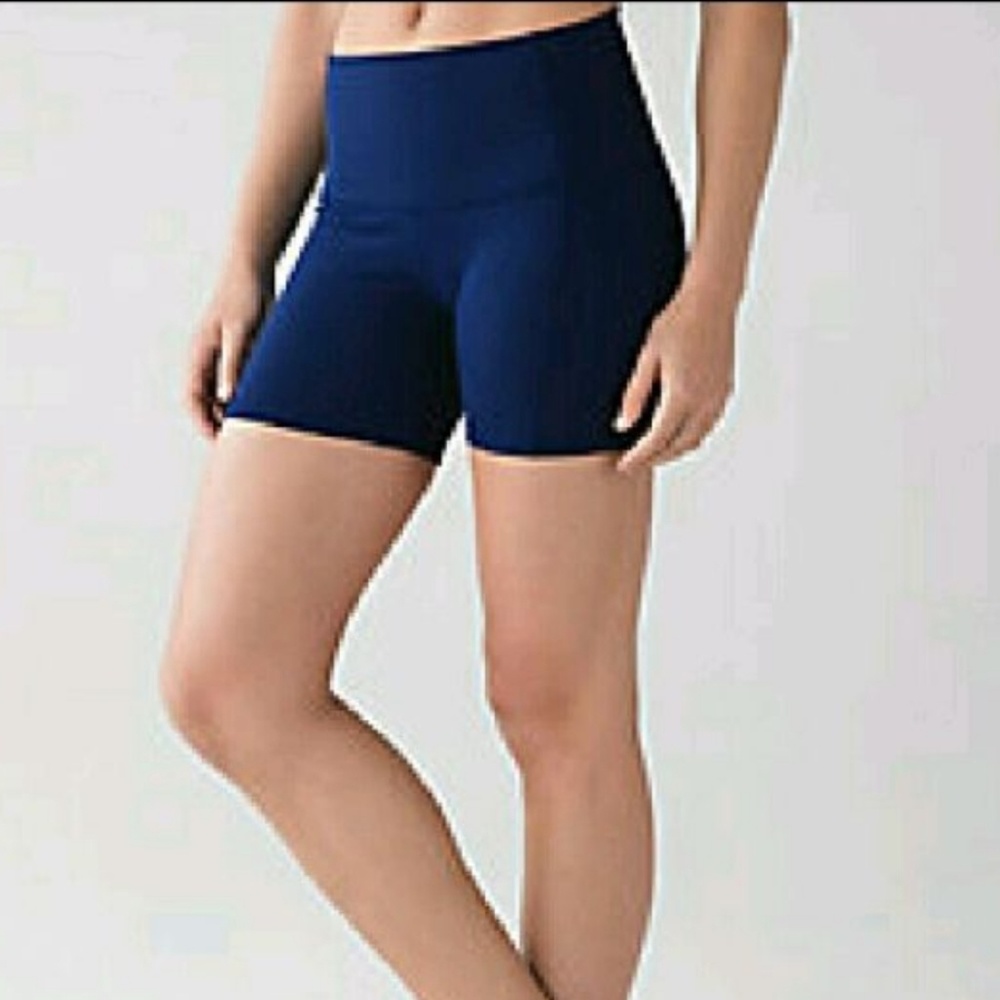 Lululemon Hero Blue Wunder Short 5"