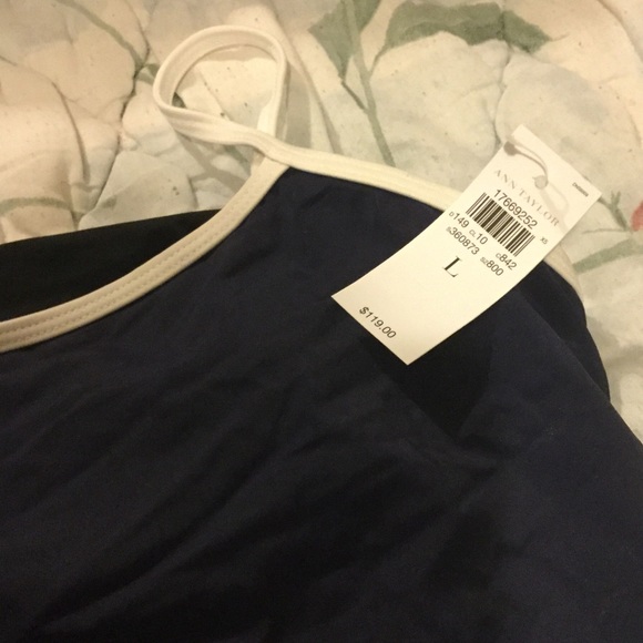 🎉SALE 🎉Ann Taylor One Piece Swimsuit in Large - Picture 2 of 4