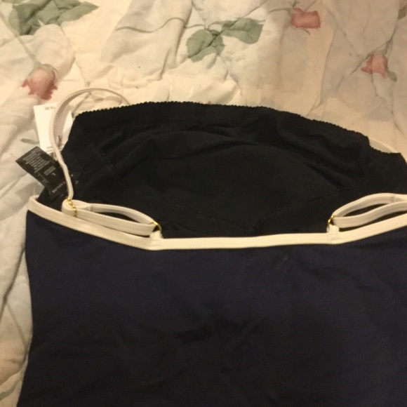 🎉SALE 🎉Ann Taylor One Piece Swimsuit in Large - Picture 3 of 4