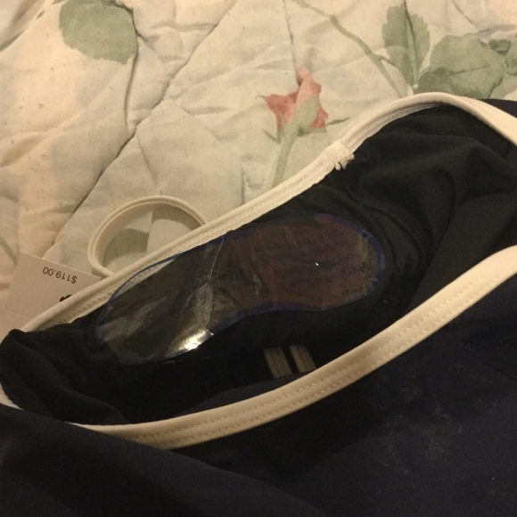 🎉SALE 🎉Ann Taylor One Piece Swimsuit in Large - Picture 4 of 4