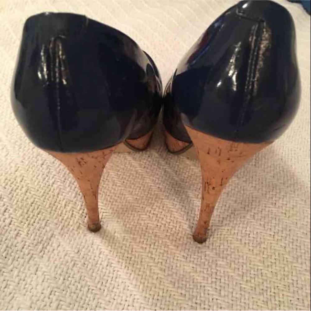 Guess Blue Navy Heels Size 7 - Picture 3 of 3