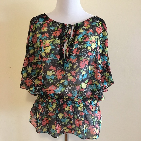 SALE! Short sleeves flower print blouse - Picture 1 of 4
